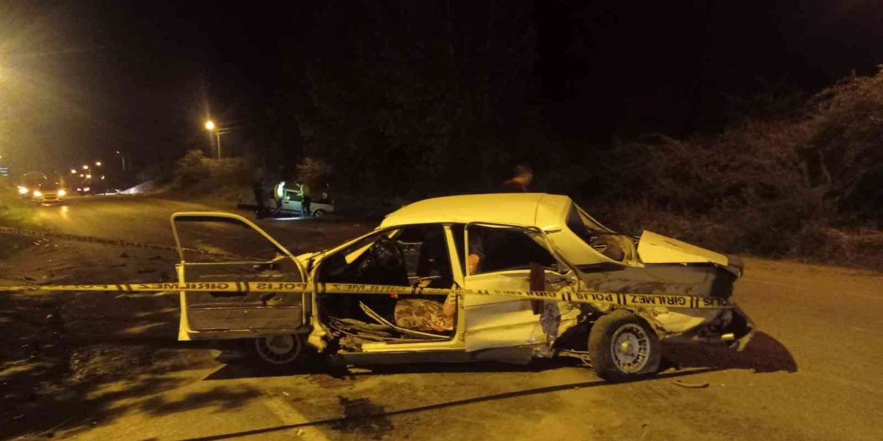Kozan’da düğün konvoyunda kaza: 2 yaralı