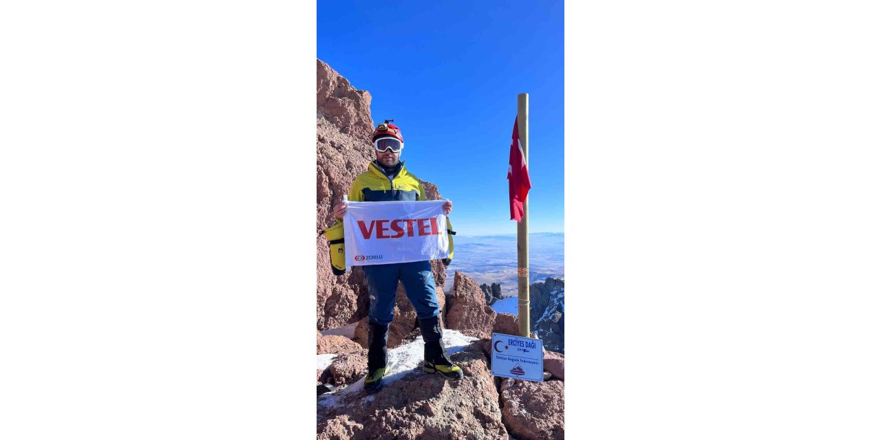 Vestel personelinden Erciyes Dağı’na ’Cumhuriyet’ tırmanışı