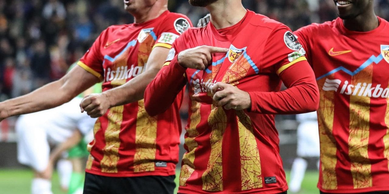 Mario Gavranovic 5. golünü attı