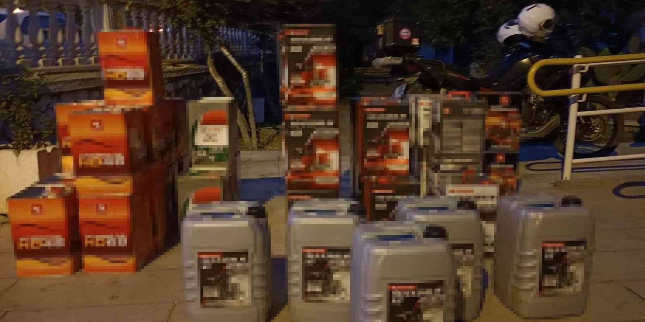 Seferihisar Belediyesinden motor yağı çalan 2 personel tutuklandı