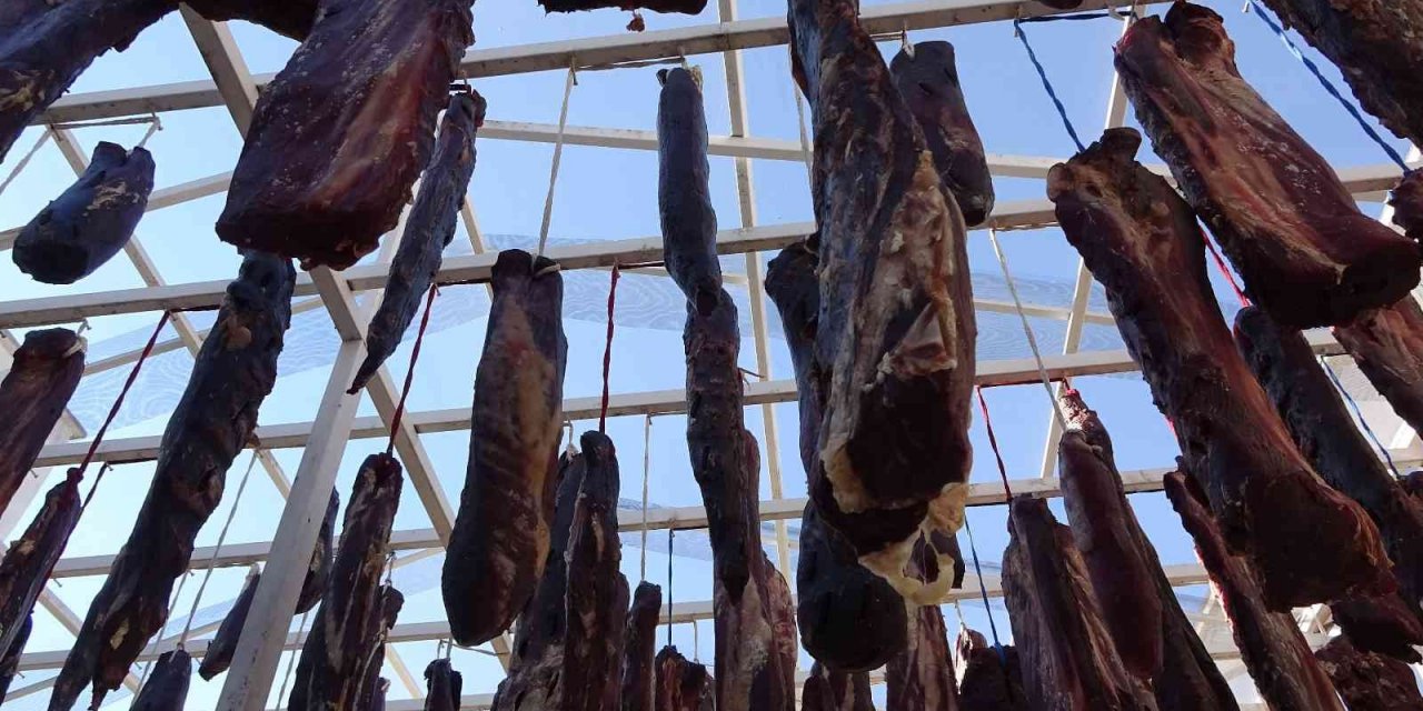 ’Pastırma sıcağı’ pastırmaya lezzet veriyor