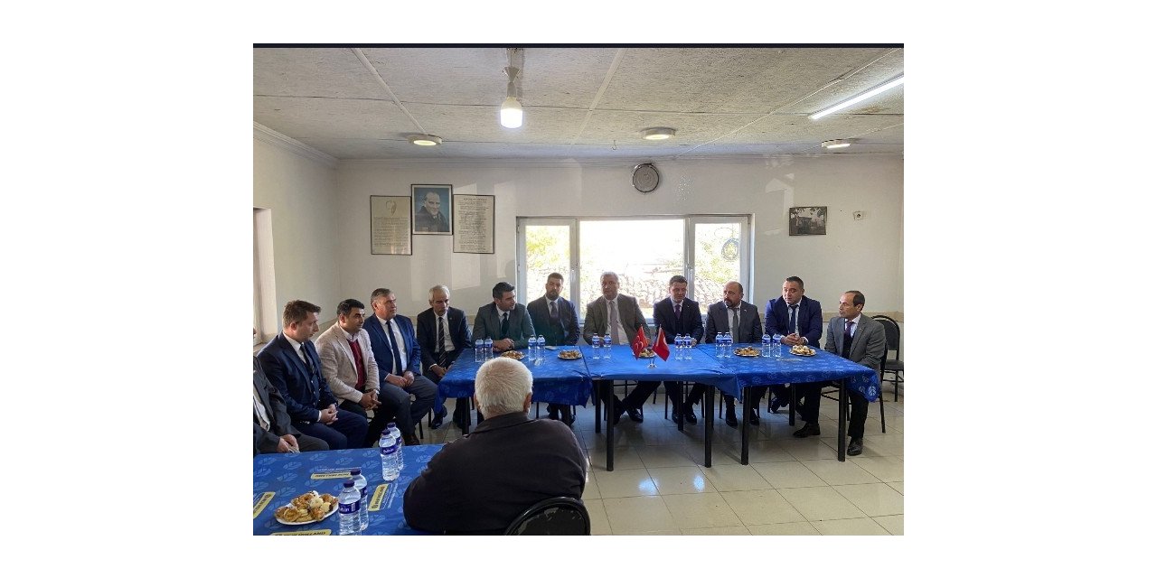 MHP temsilcileri köy ziyareti yaptı
