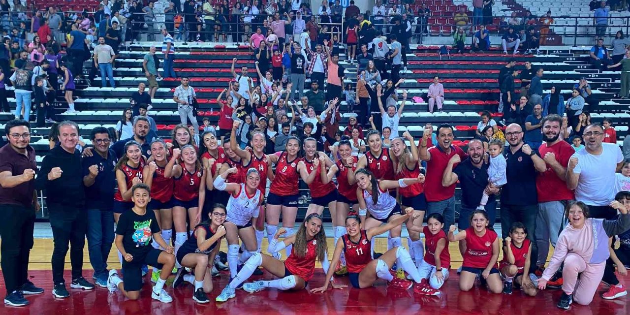 Antalyaspor voleybol takımı galip ayrıldı