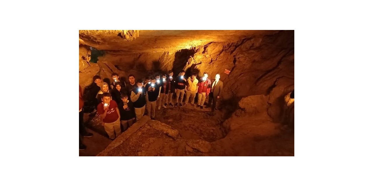 Akçakocalı gençler fakıllı mağarasını gezdi