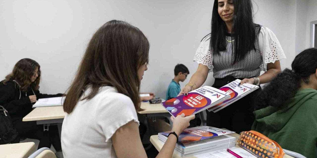 Mersin’de YKS ve LGS adaylarına ücretsiz kaynak kitap