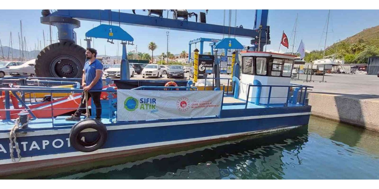 Deniz süpürgesi ile Muğla’dan 13 ton çöp toplandı