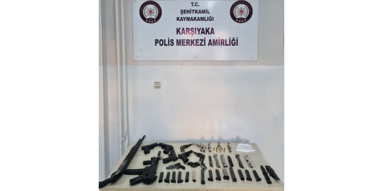 Sosyal medyadan silah ve kesici alet teşhir eden şüpheli yakalandı