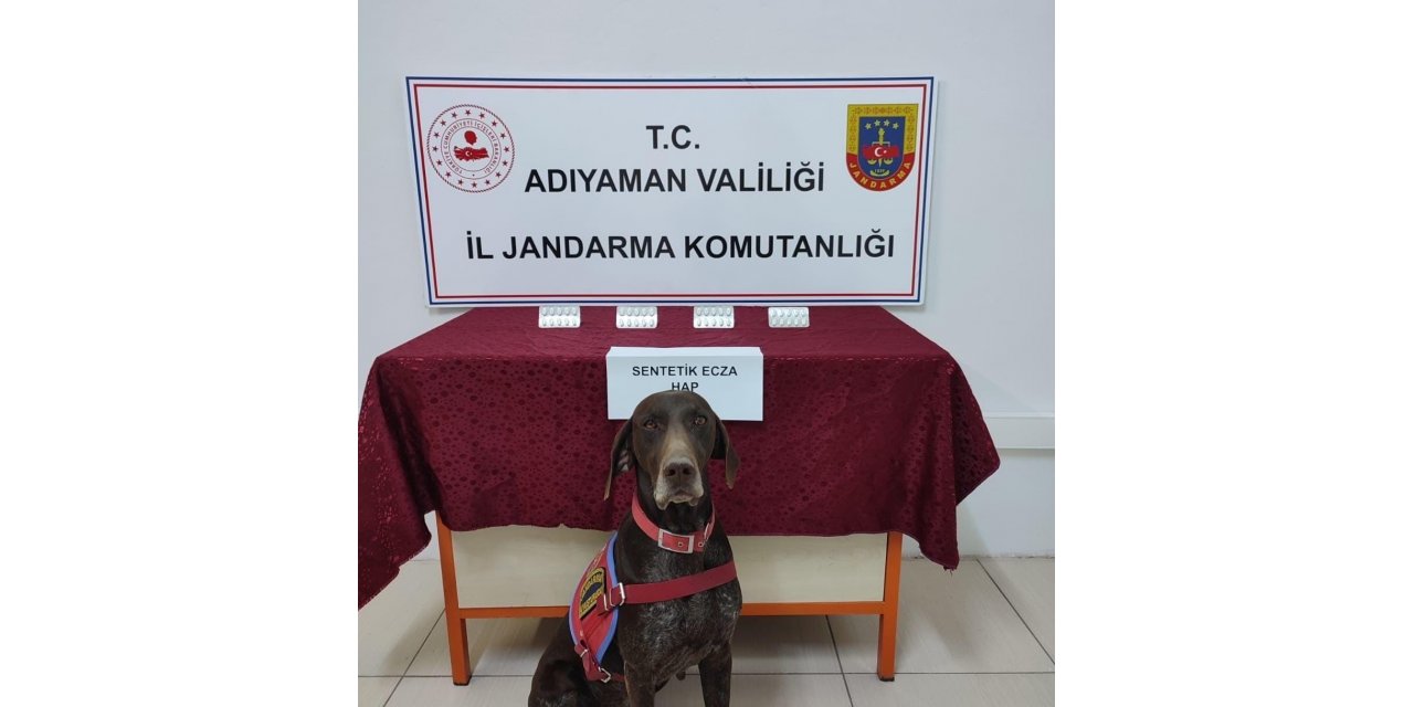Şüpheli araçtan uyuşturucu ele geçirdi
