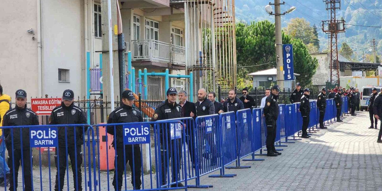 Bartın’daki maden faciasında gözaltındaki şüphelilerden 13’ü adliyede