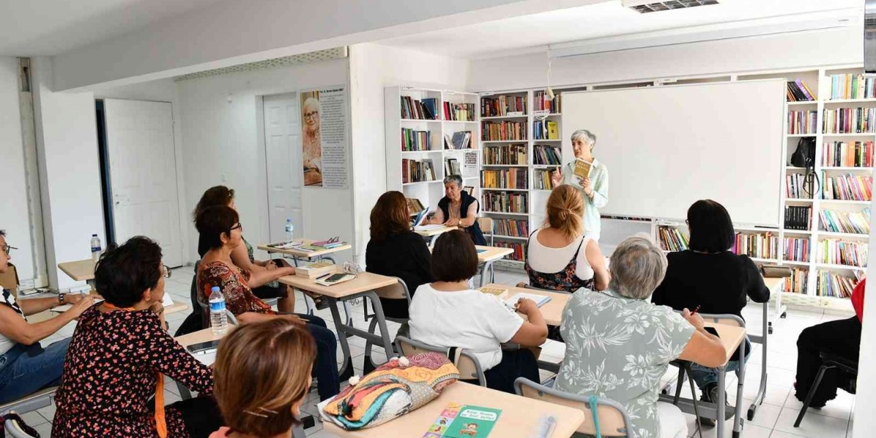 Çiğli’de edebiyat buluşmaları sürüyor