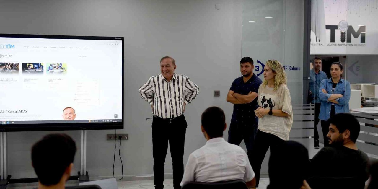 Gençlere 29 Ekim’e özel “29 GB internet”