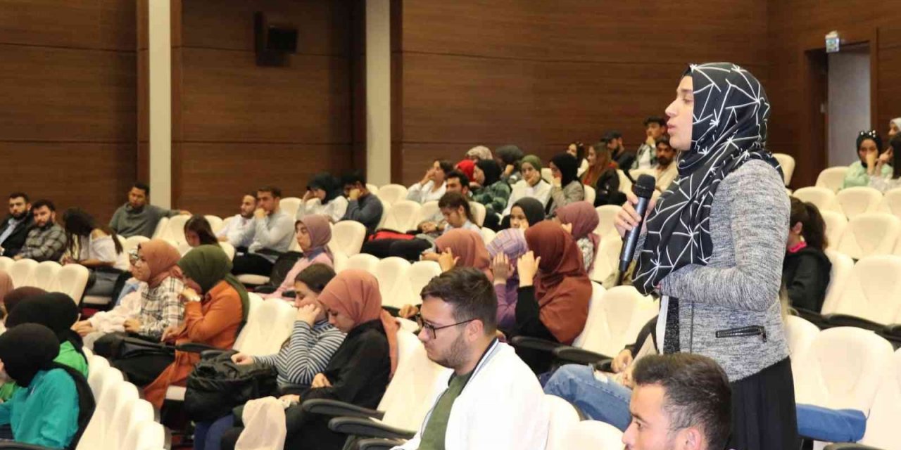 NEVÜ’de ’Gençlik ve Modern Zamanlar’ Söyleşisi’nin 5.’si düzenlendi