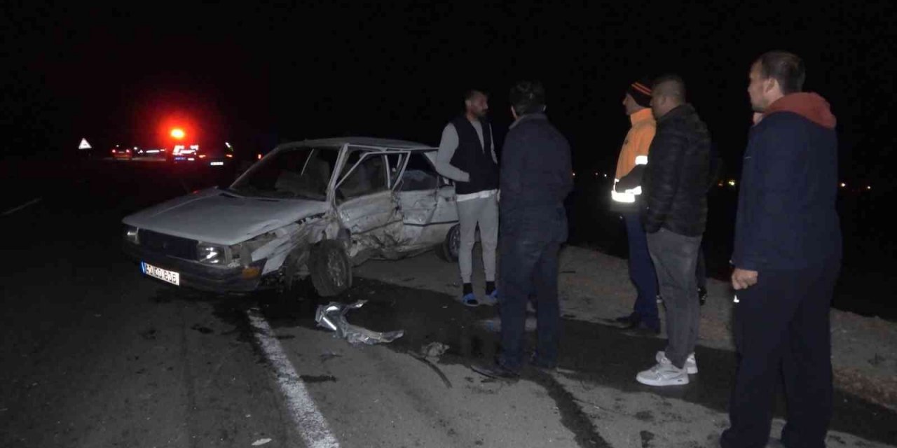 Ters yöne giren ehliyetsiz ve alkollü sürücü trafikte dehşeti yaşattı: 3 yaralı