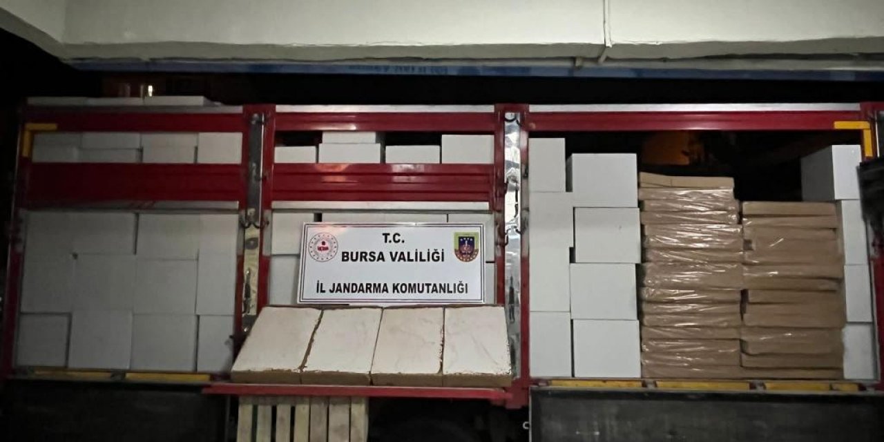 Jandarmadan 3 milyon 400 bin kaçak makaron operasyonu