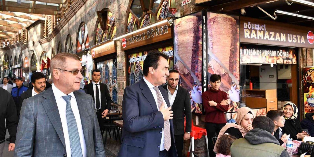 Başkan Dündar, "Esnaf dostu bir belediyeyiz"