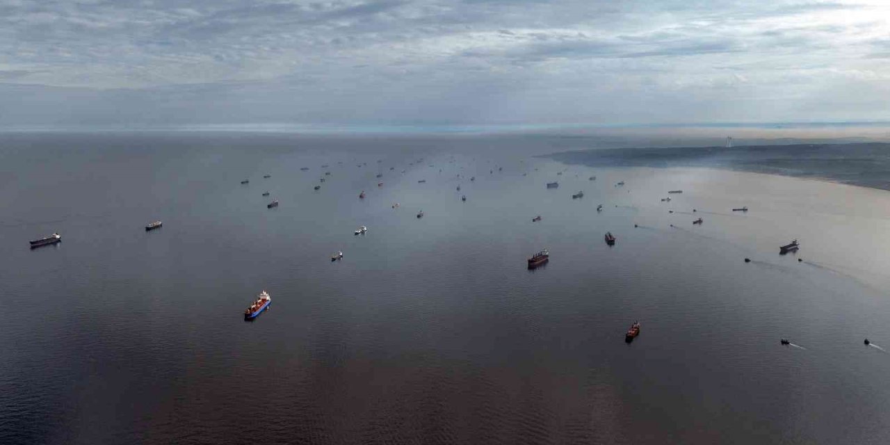 Tahıl koridoru için gelen gemiler İstanbul çevresinde bekliyor