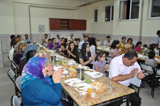Halkapınar'da 'iftar' ve 'iftihar' yemeği