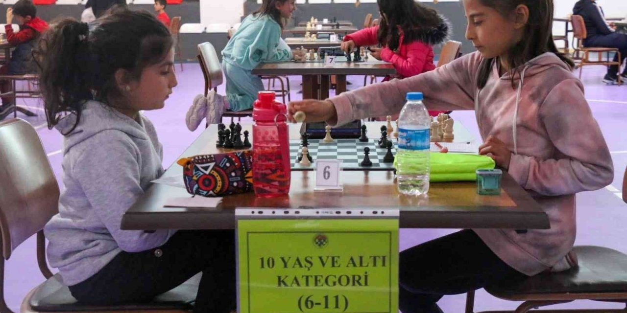 Satrançta rekabet ettiler