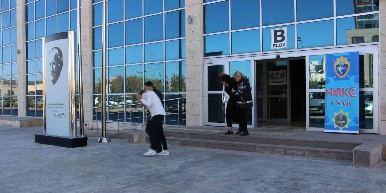 Uşak’ta 2 uyuşturucu taciri tutuklandı
