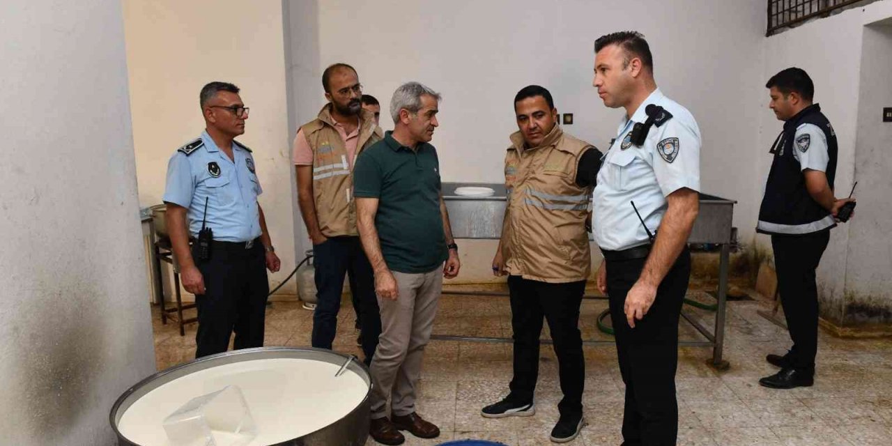 Mersin’de kaçak ve sağlıksız peynir imalathanesi mühürlendi
