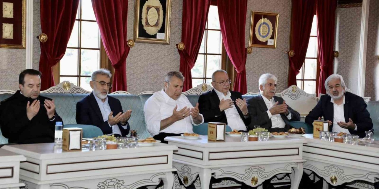 Başkan Çerçi taziyeleri kabul ediyor