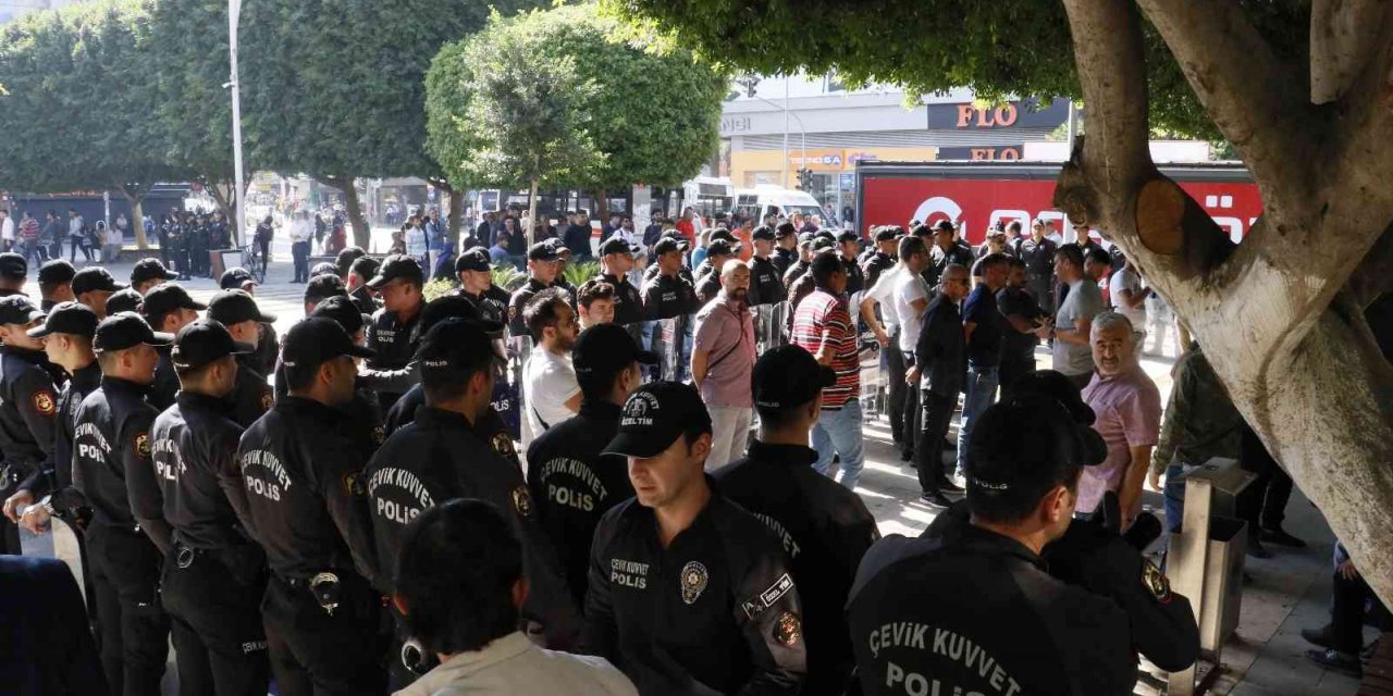 İzinsiz basın açıklaması yapmak isteyen HDP’lilere izin verilmedi