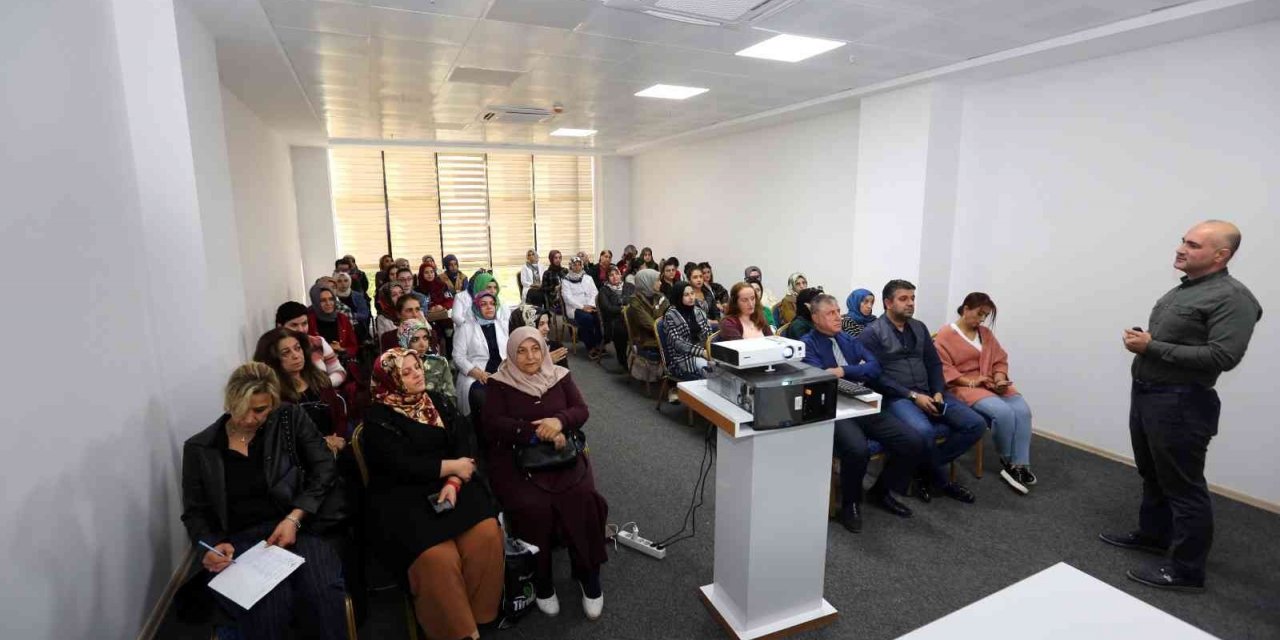 EBEGEM’den kariyer planlama ve iş arama becerileri eğitimi