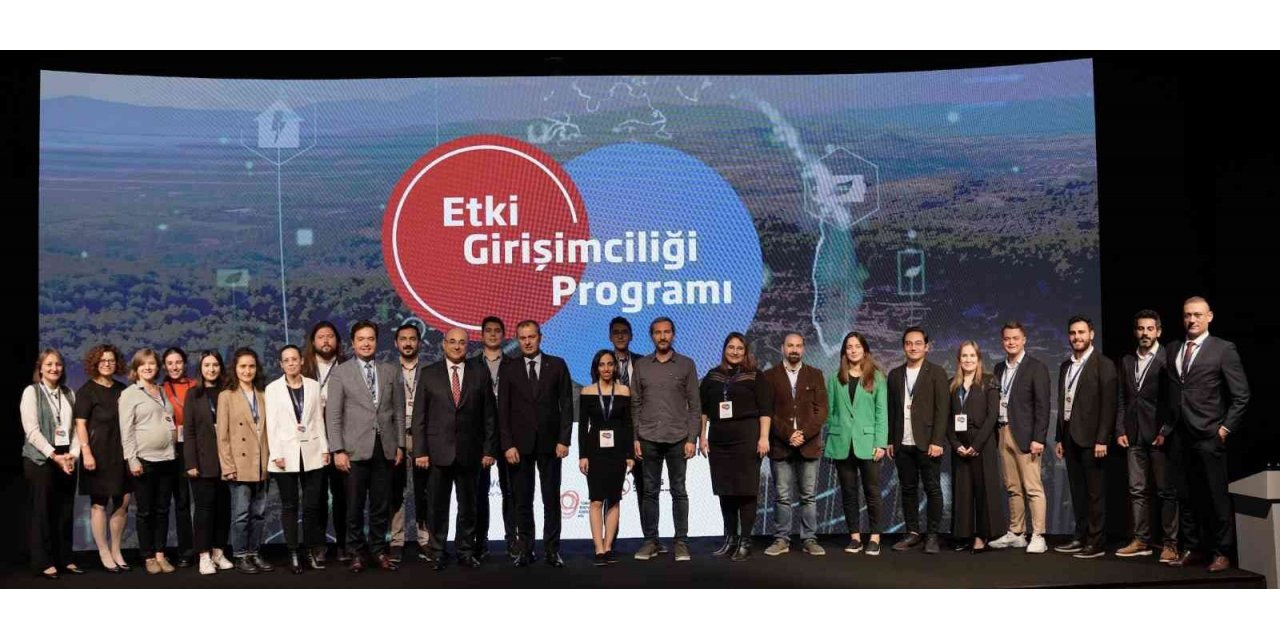 Vehbi Koç Vakfı ve Türkiye İş Bankası’nın Etki Girişimciliği Programı mezunlarını verdi