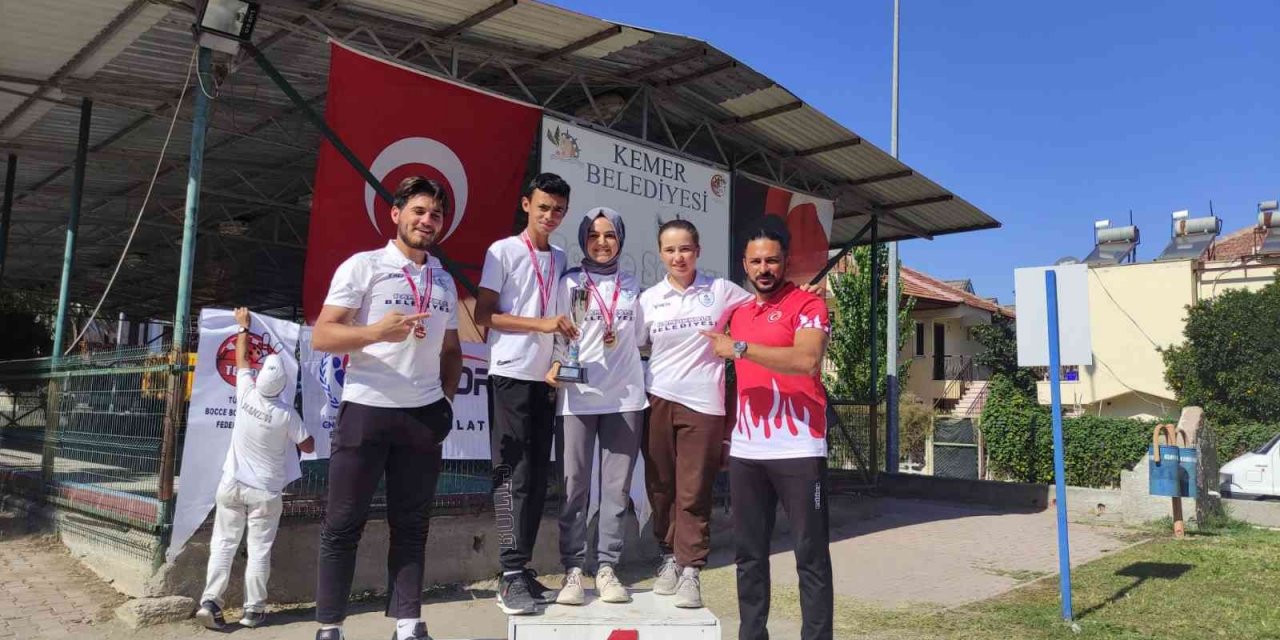 Bocce’de Pamukkaleli sporcular şampiyon oldu