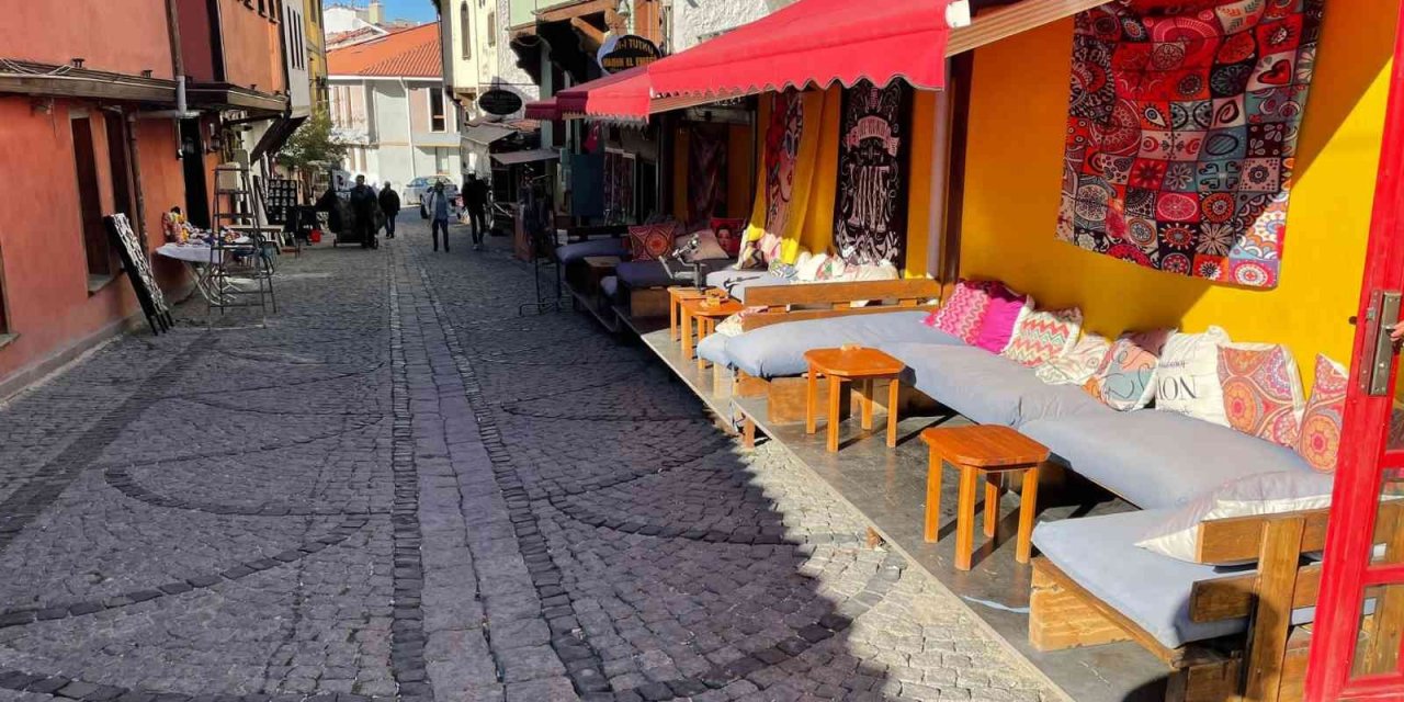 Tarihi sokaklarda sessizlik hakim