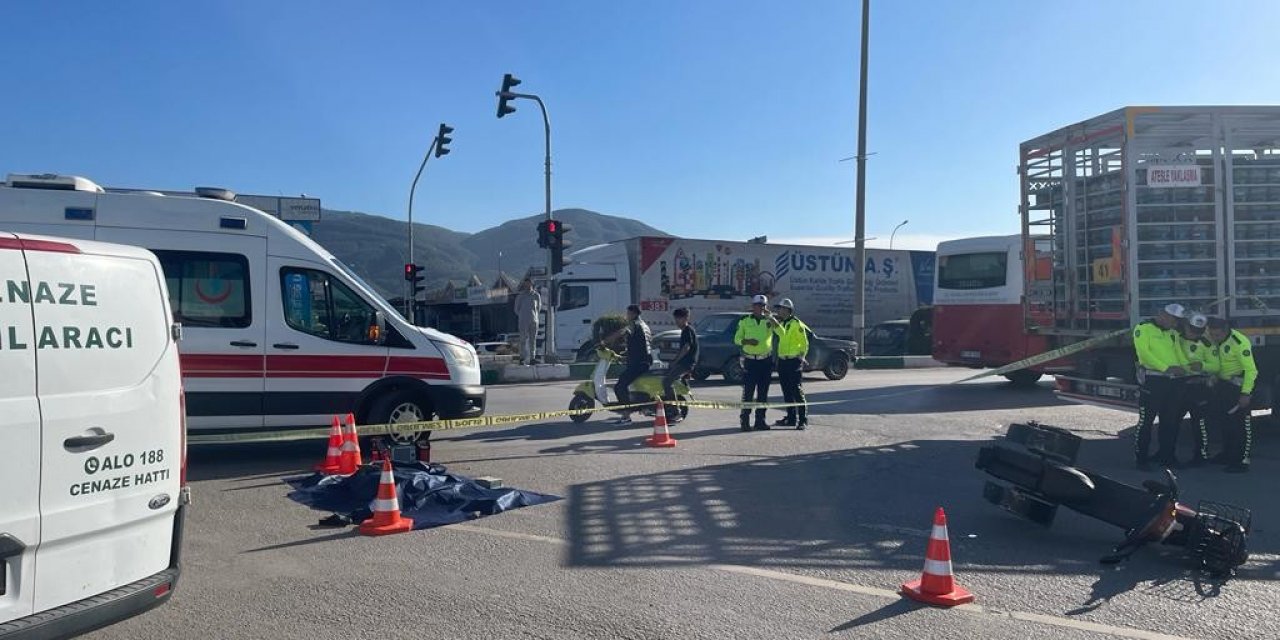 Osmaniye’de kamyon elektrikli bisiklete çarptı: 1 ölü, 1 ağır yaralı