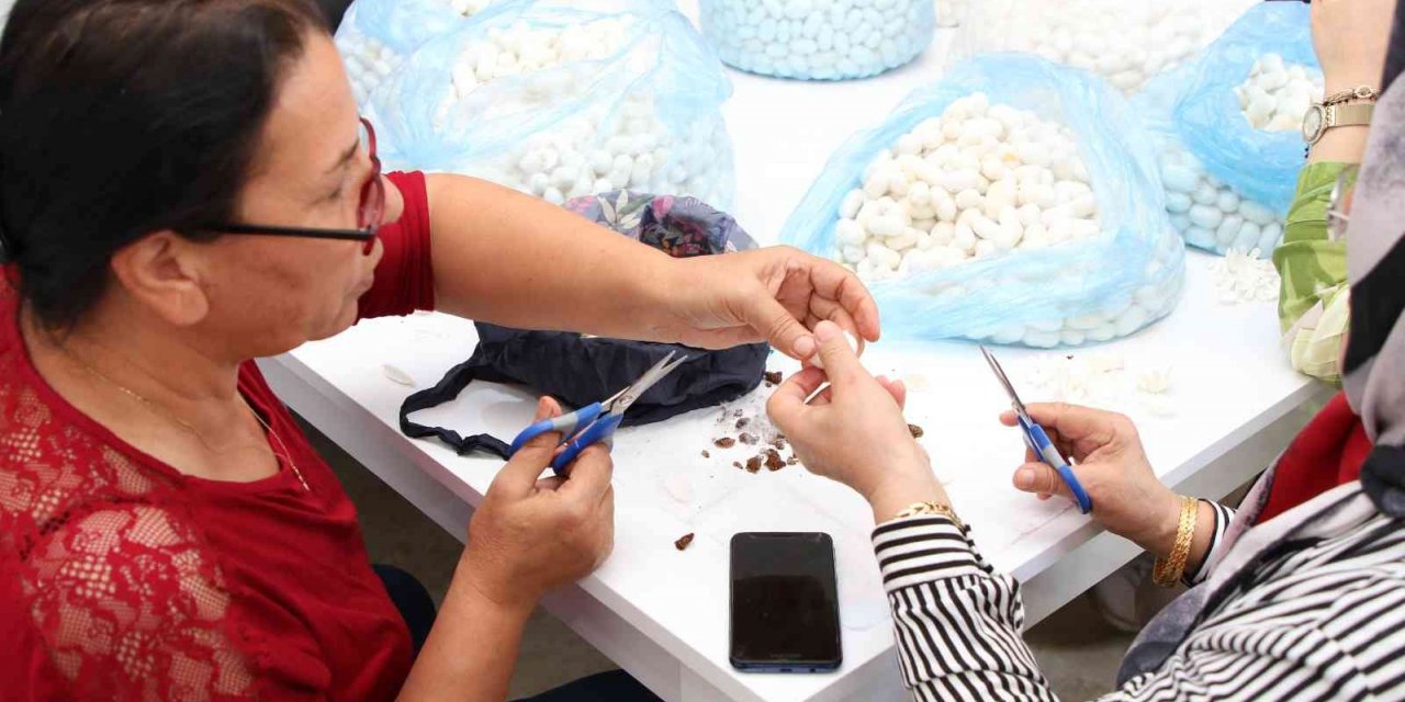 El Sanatları Kurs Merkezinde ilk kurs verildi