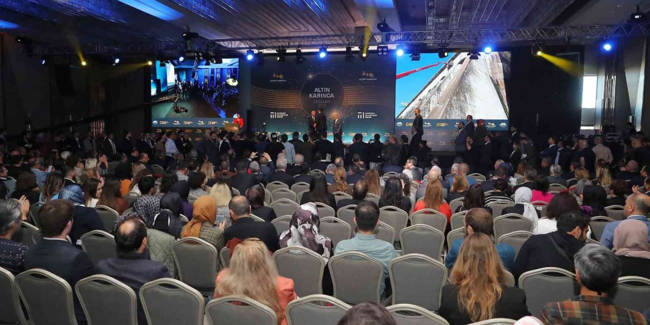 Başakşehir Belediyesi’ne “Akıllı Şehir Uygulamaları” ödülü