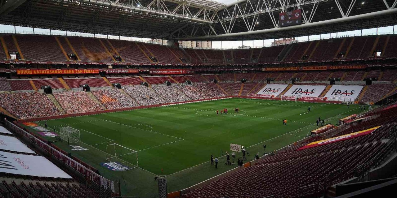 Nef Stadyumu’nda 13. Galatasaray - Beşiktaş derbisi