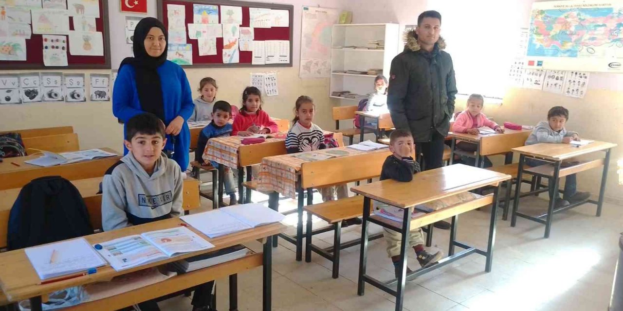 Bitlis’teki öğrencilere işitme testi