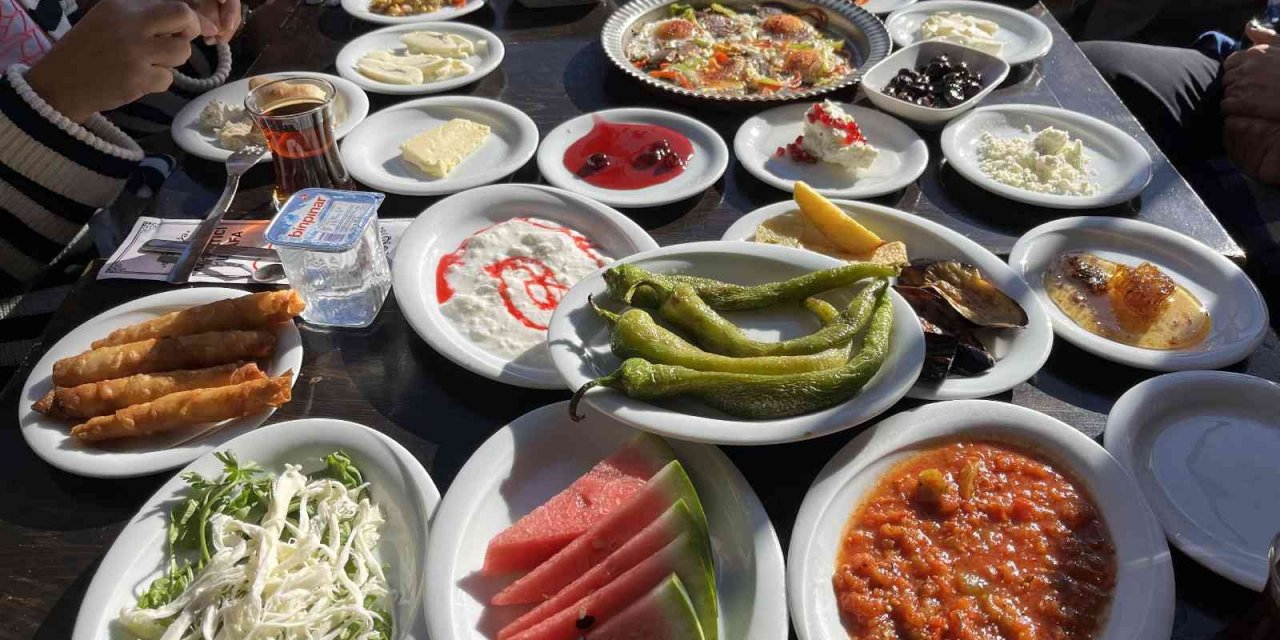 Serpme kahvaltı devri bitiyor, Diyarbakır’dan işletmeler karara destek veriyor