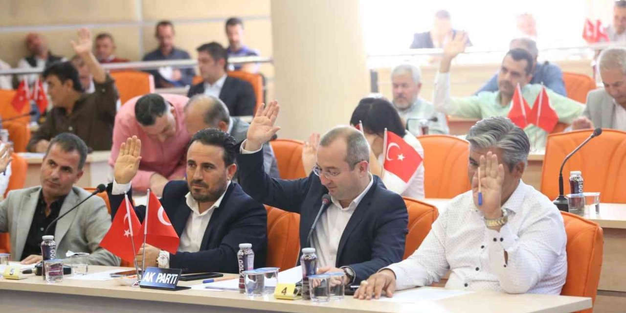 Kepez Belediye meclisinde ilk yaşandı