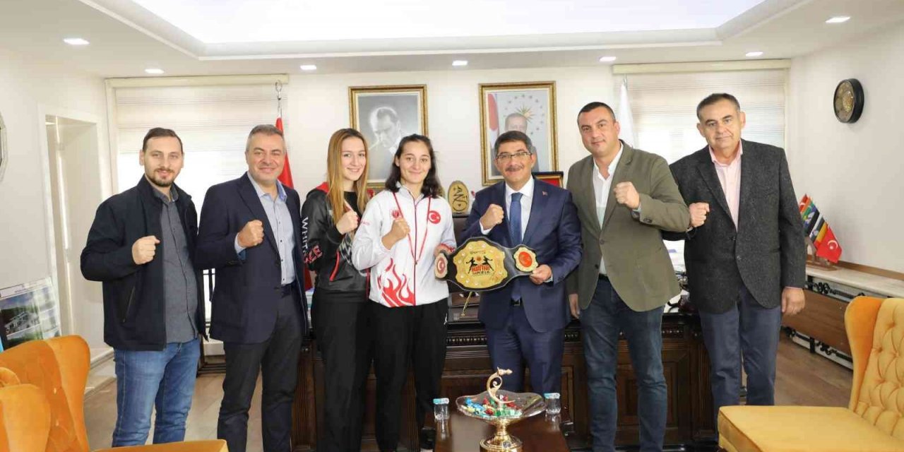 Şehzadeler’in şampiyonuna bir altın da Başkan Çelik’ten