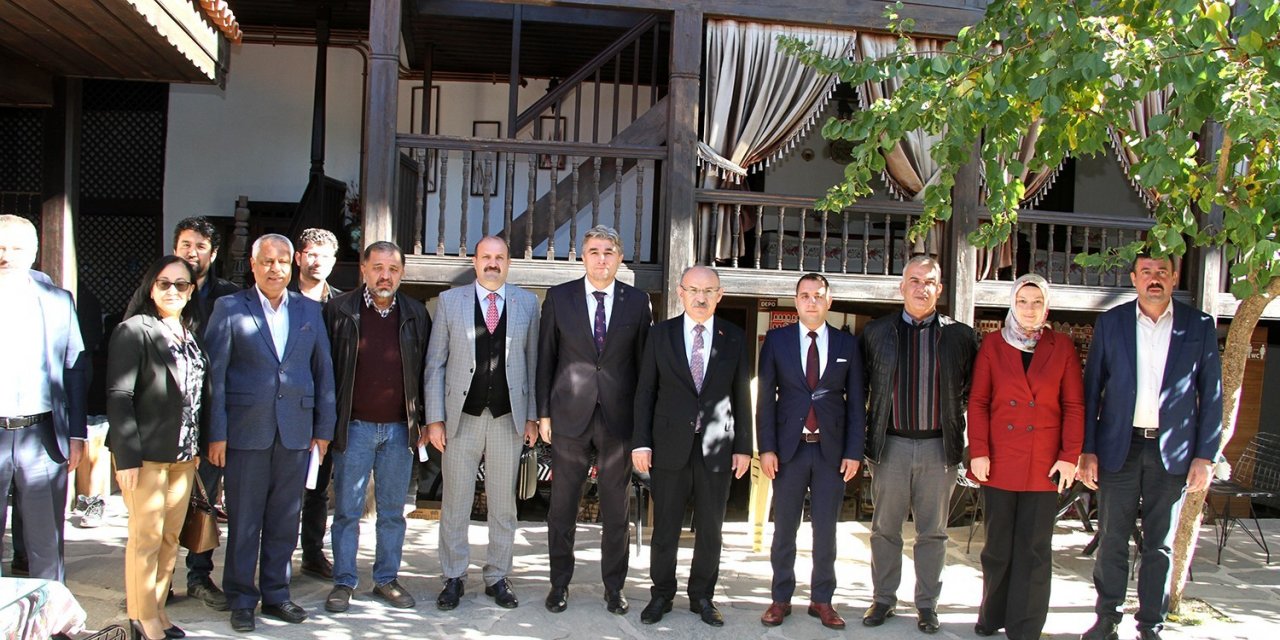 Vali Karadeniz Kula Deri İhtisas ve Karma OSB müteşebbis heyetine başkanlık etti