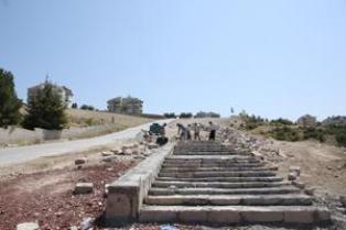 Seyir tepesine merdiven inşa ediliyor