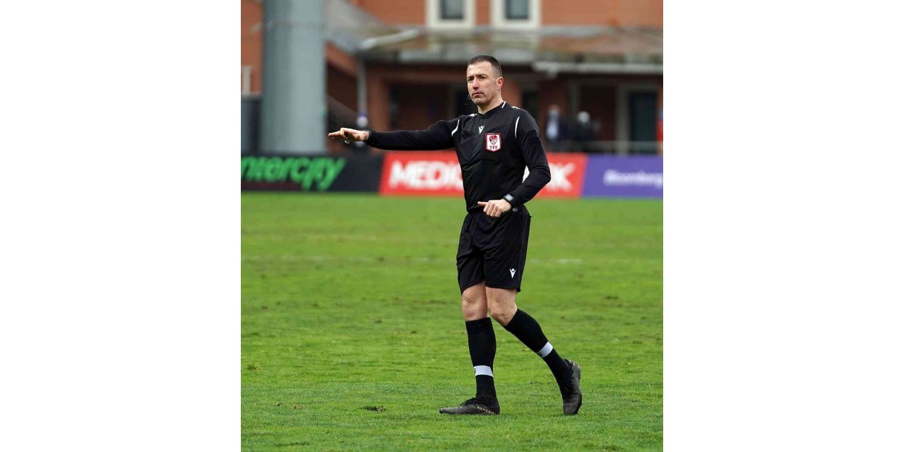 Fenerbahçe - Sivasspor maçında Hüseyin Göçek düdük çalacak
