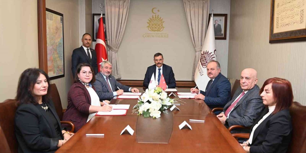 Çorum’da Valilik ve Belediye arasında, 2. Etap Sokak Sağlıklaştırma” ve “Puduhepa” projesi için protokol imzalandı