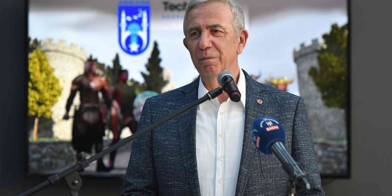 Mansur Yavaş Techbridge Akademi Sertifika Töreninde gençlerle buluştu