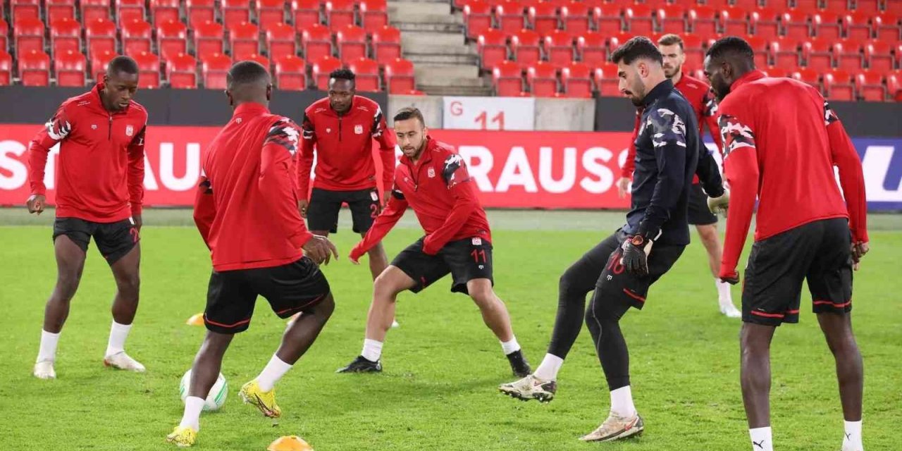 Sivasspor, Slavia Prag maçı hazırlıklarını tamamladı