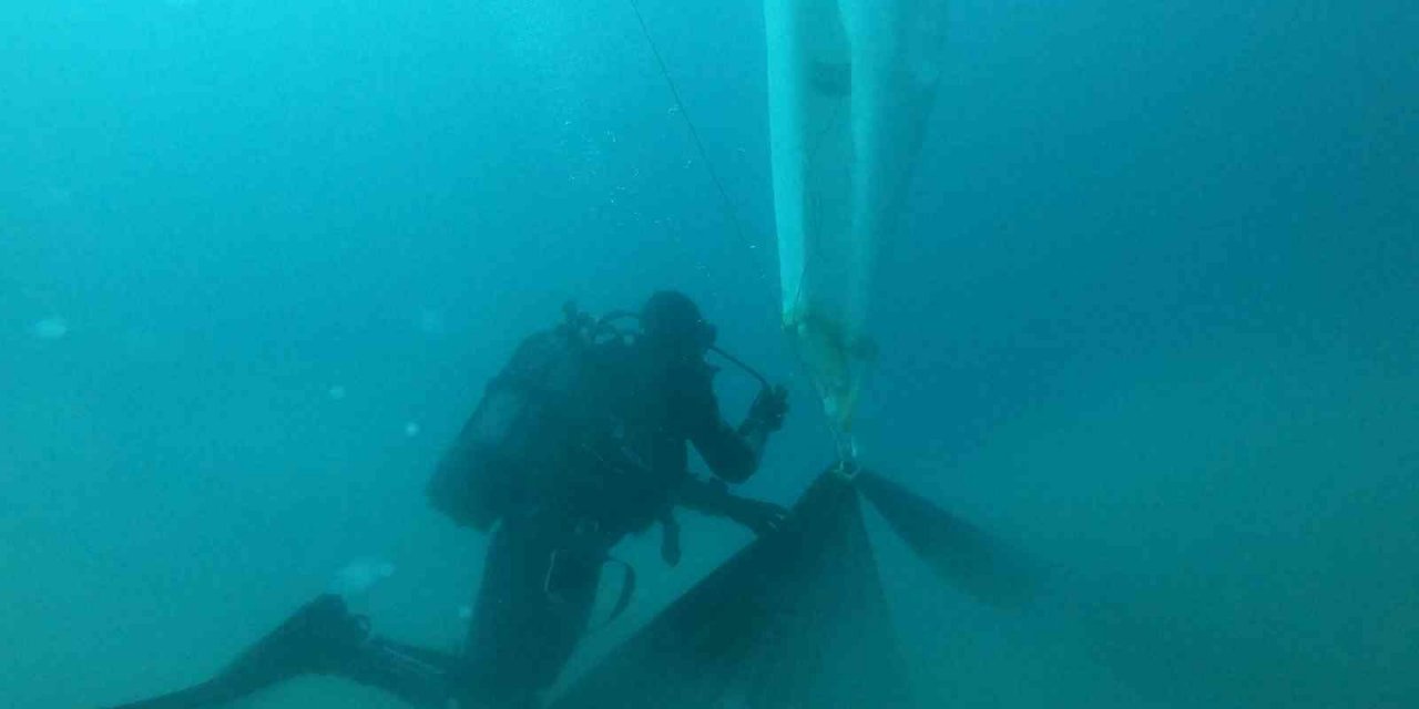 Çanakkale Boğazı’nda 350 metrekare hayalet ağ çıkartıldı