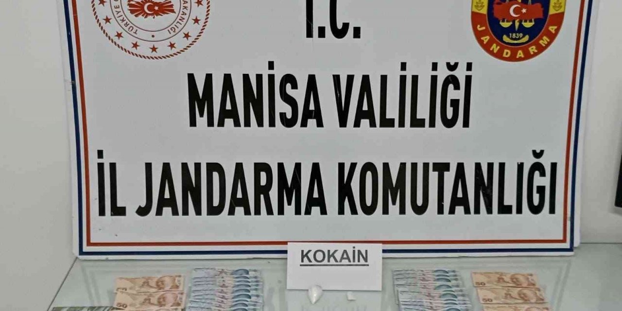 Manisa’da durdurulan otomobilden kokain çıktı