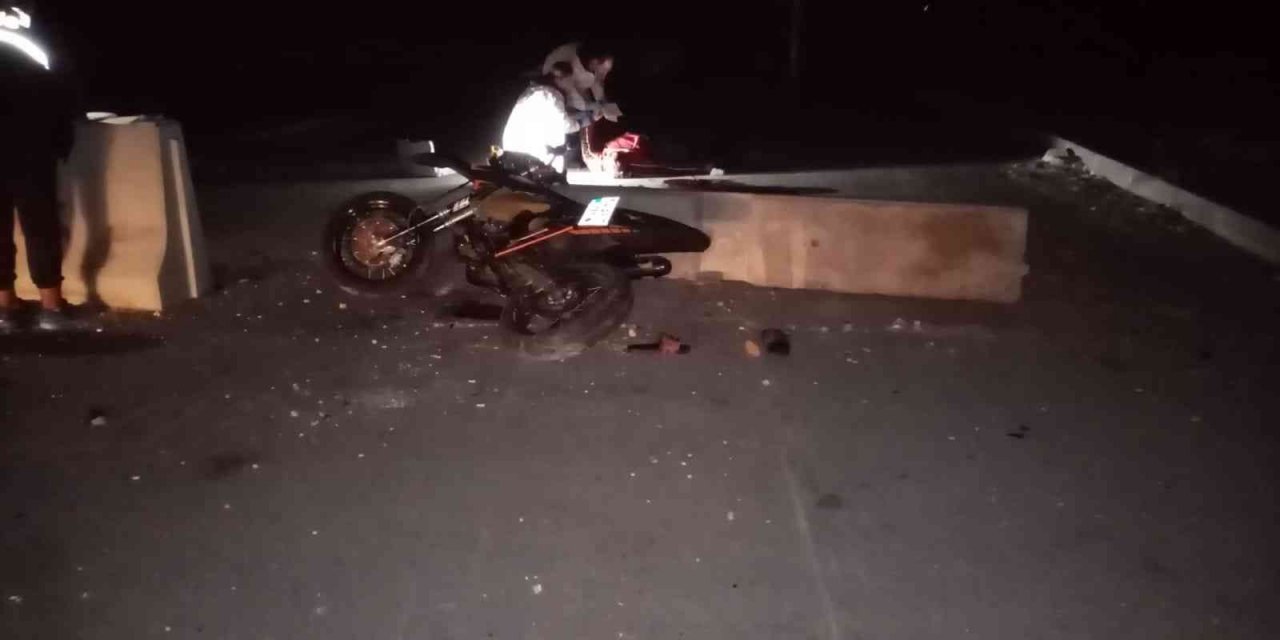 Motosikletiyle beton bariyerlere çarpan Rus hayatını kaybetti