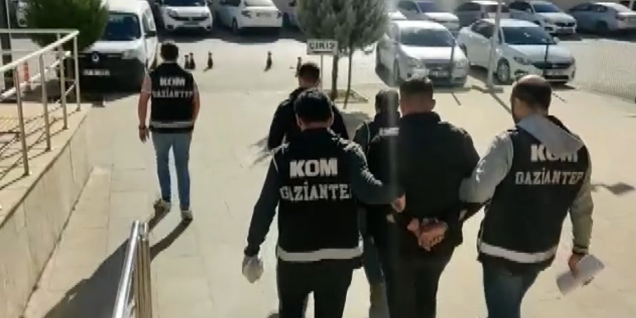 İş yeri sahibinden haraç isteyen firari 2 kişi yakalandı
