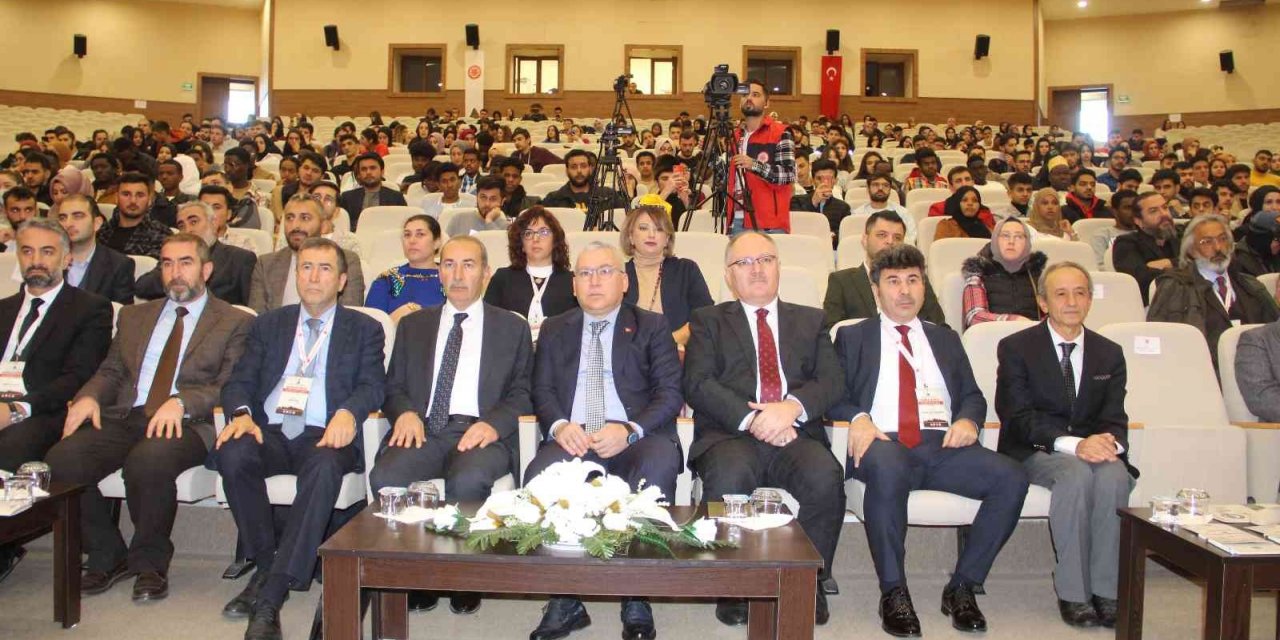 SCÜ Rektörü Yıldız: "Şemseddin Sivasi büyük bir ilim adamıdır"