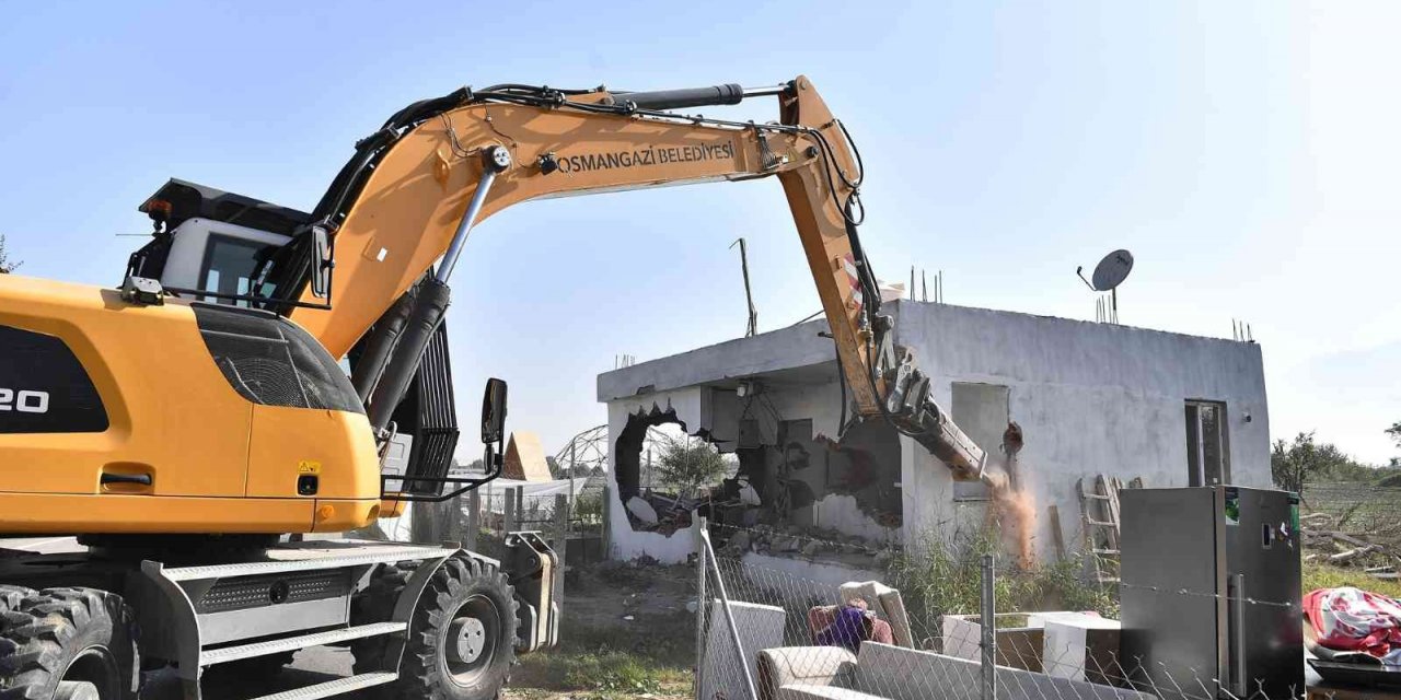 Osmangazi’de kaçak binalar yıkılıyor